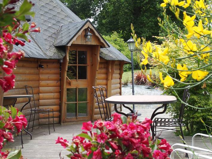 Gîte pour 5 personnes, avec piscine et jardin à Montfort-sur-Meu