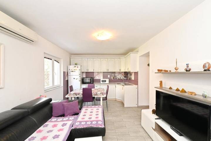 Apartament wakacyjny dla 3 osób, z Taras i Ogród w Kotor