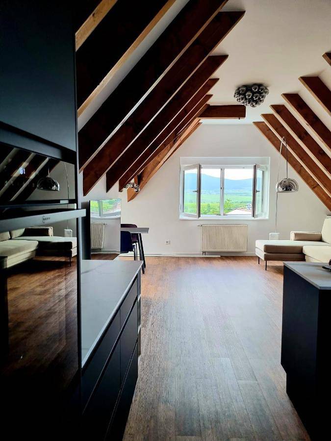 Ferienwohnung für 4 Personen, mit Balkon und Terrasse sowie Ausblick in Landau