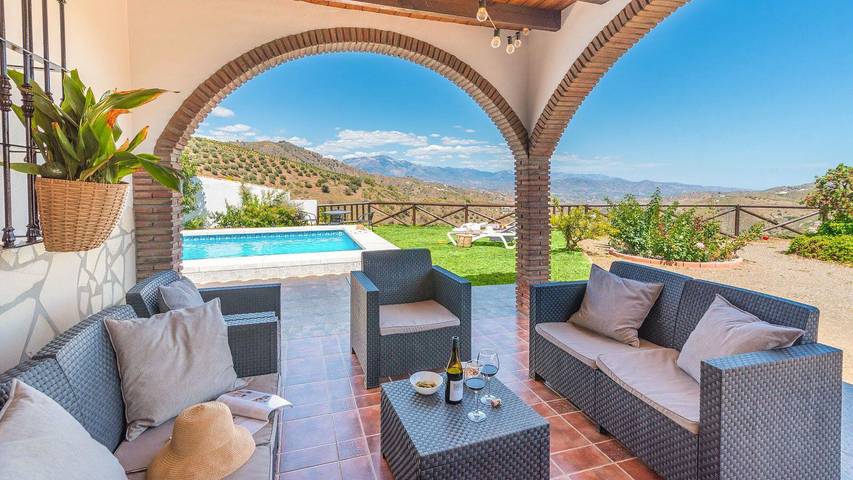 Casa rural para 6 personas, con piscina y balcón/terraza en El Borge - 2