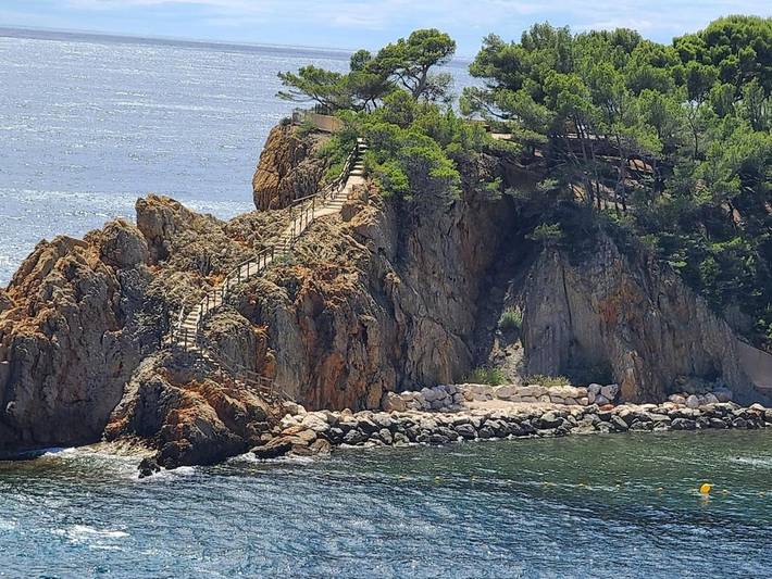 Gîte pour 3 personnes, avec terrasse et vue dans Calanque des Figuieres - 4
