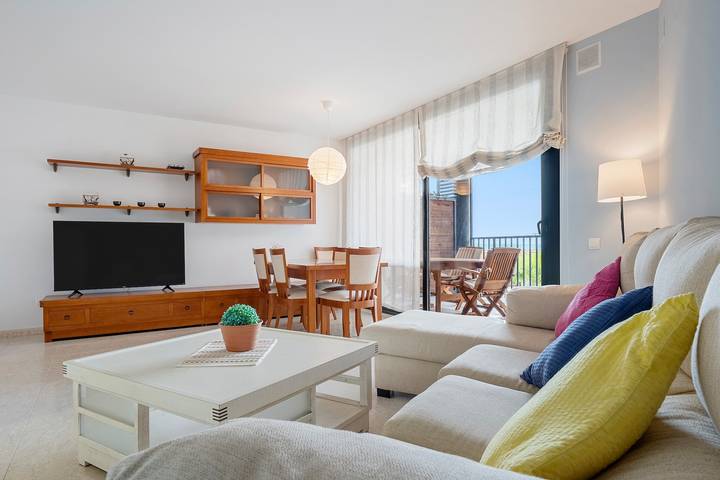 Gîte pour 6 personnes, avec bassin pour enfant et jardin, adapté aux familles à Cubelles - 4
