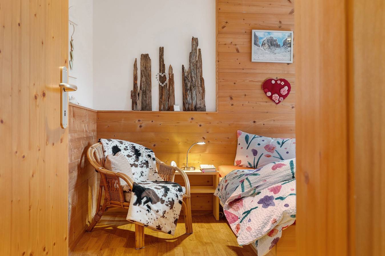 Appartement 'Verdandi' met Uitzicht op de Bergen, Privéterras en Wifi, foto 13