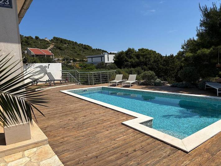 Villa pour 8 personnes, avec piscine ainsi que jardin et vue dans Vis - 3