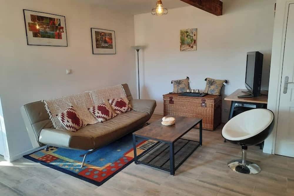 Entire house and pool in the heart of the vines in Saint-Émilion, Libourne region