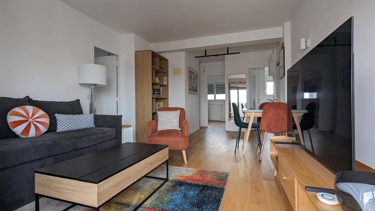 Appartement entier, Appartement lumineux et cosy avec balcon - 3P in Les Lilas, Seine-Saint-Denis