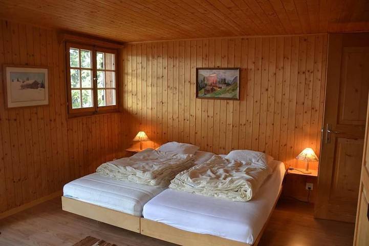 Aussen : Wohnung im Erdgeschoss und im 1. Stock eines Chalets, für 8 Personen, Zugang von der \"route in Saint Luc, Anniviers