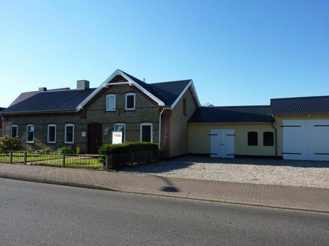 Ferienwohnung für 4 Personen, mit Terrasse und Garten sowie Ausblick in Ladelund