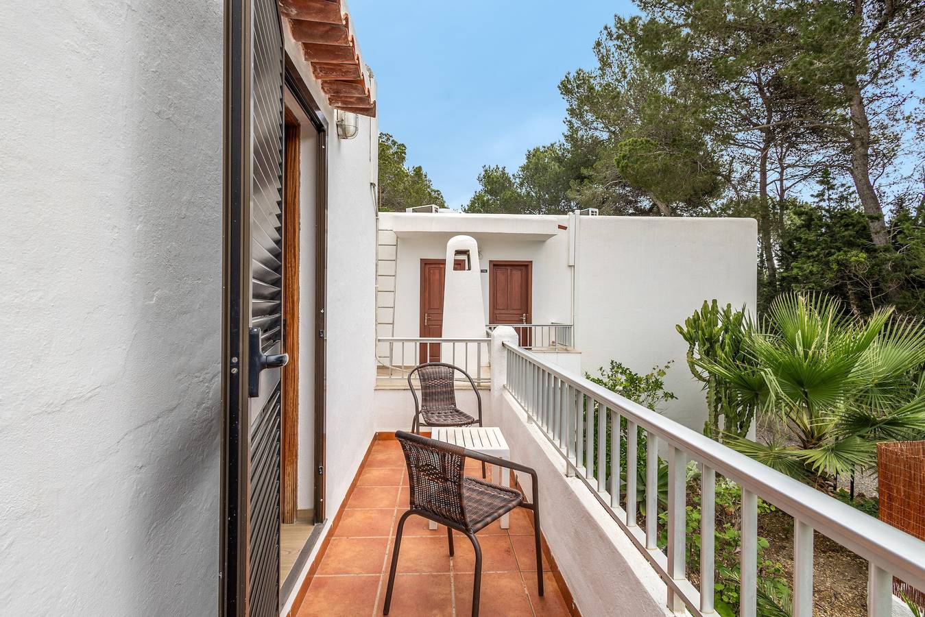 Room 'Doble - 1' with Mountain View, Wi-Fi and Air Conditioning in Platja es Figueral, Santa Eulària des Riu