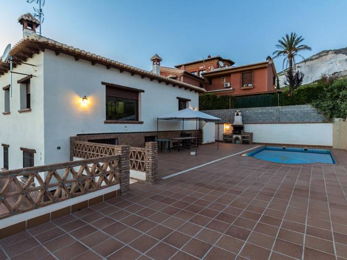 Location de vacances pour 12 personnes, avec terrasse et piscine à Dúrcal - 2