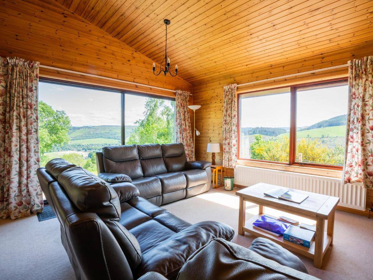 Holiday Home Achmony Number 10 by Interhome in Drumnadrochit, Highlands