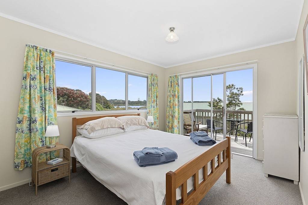 Tahuna Family Escape - Paihia Holiday Home in Paihia, Bay Of Islands
