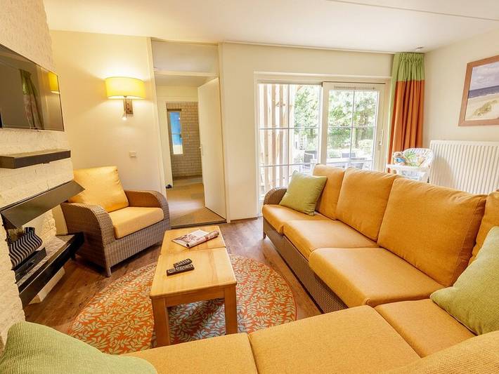 Ferienwohnung für 4 Personen, mit Terrasse und Pool in Ouddorp