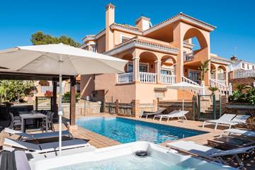 Finca für 16 Personen, mit Garten und Balkon sowie Whirlpool in Marbella