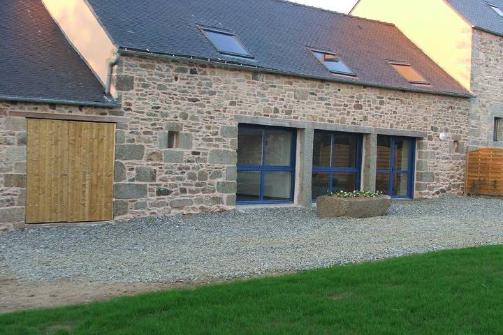 Gîte pour 8 personnes, avec Terrasse ainsi que Jardin et Vue à Pédernec