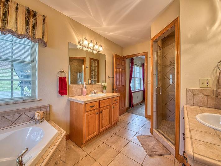 Log cabin for 8 people, with terrace in Maggie Valley