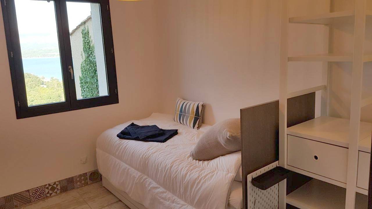 Appartement entier, Apartment with Lake View in Sainte-Croix-du-Verdon, Gorges du Verdon