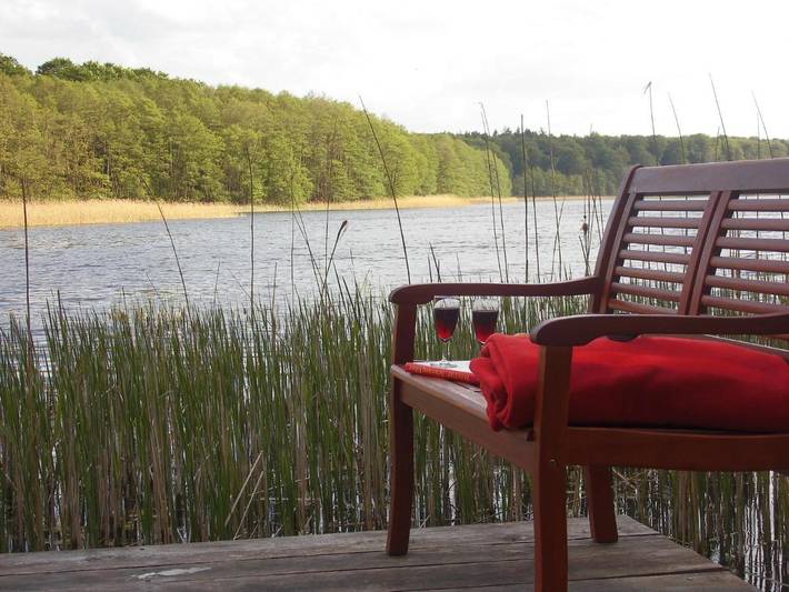 Ferienhaus für 2 Personen, mit Terrasse und Garten sowie Seeblick und Ausblick