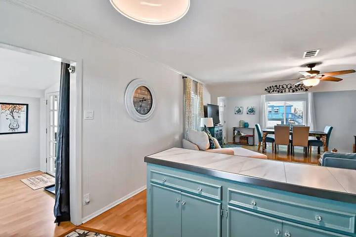 Vacation rental for 6 people, with pool and yard as well as balcony, with pets in Jamaica Beach