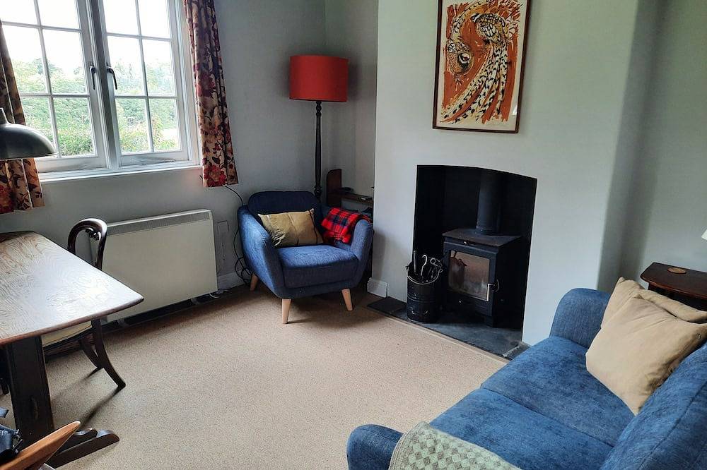 Simple, cosy cottage in beautiful Suffolk countryside, near Washbrook, Ipswich in Copdock & Washbrook, Suffolk