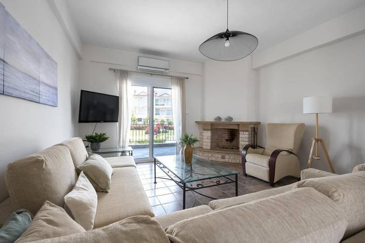 Ferienwohnung für 4 Personen, mit Ausblick und Pool sowie Balkon - 1