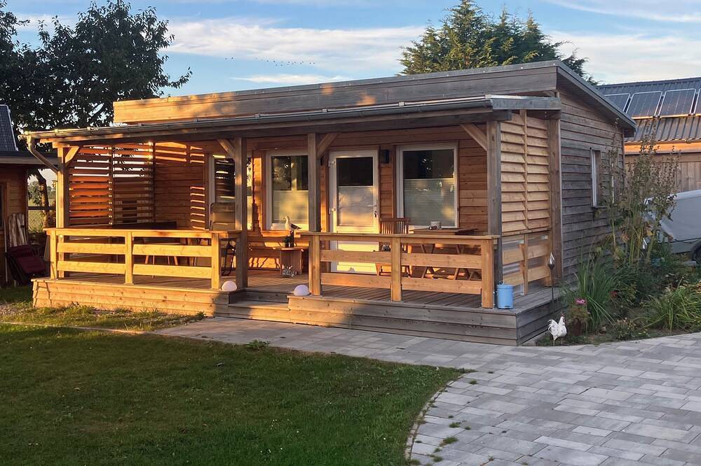 Neuer Bungalow \"Hühnergott\" - nur 400 m zum Naturstrand. 32 m2 Tiny-Haus! in Sundhagen, Vorpommern-Rügen