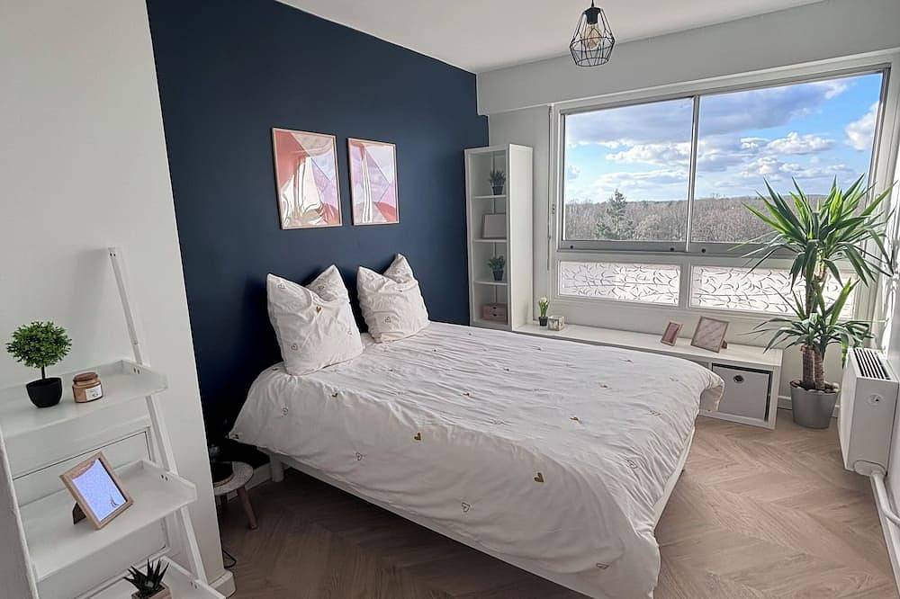 Entire apartment, Appartement T2 48m2 en Résidence Privée Avec Magnifique vue sur la Forêt in Maurepas, Yvelines