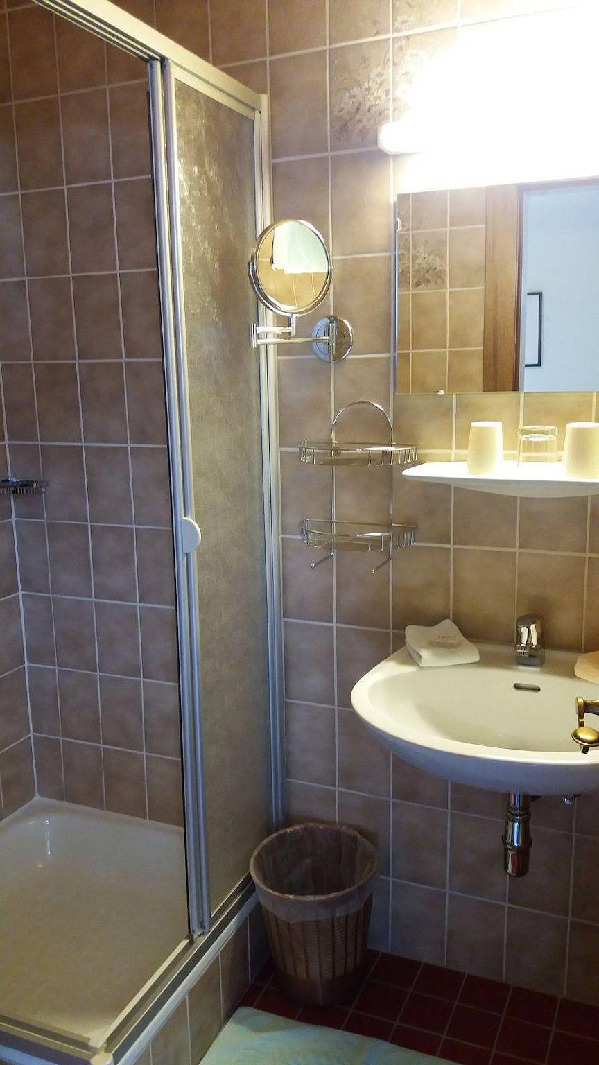Doppelzimmer mit Dusche, Wc u. Balkon in Sankt Margarethen im Lungau, Lungau