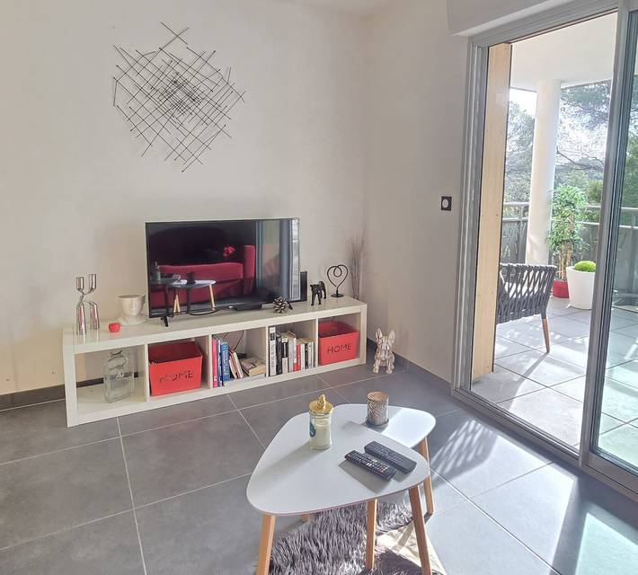 Gîte pour 4 personnes, avec piscine et terrasse, adapté aux familles dans Boulouris - 3
