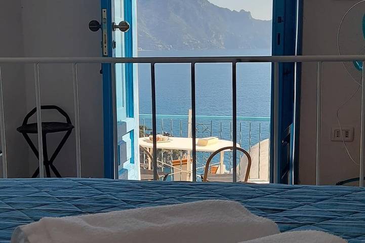 Entire apartment, L'Isola di Prospero: Dimora d'Arte del '400 vista mare in Tovere, Conca dei Marini