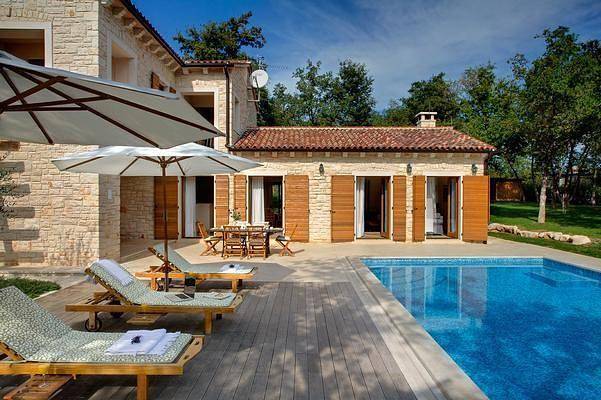 Ferienhaus in Karigador mit Terrasse, Whirlpool und Garten in Karigador, Umag und Umgebung