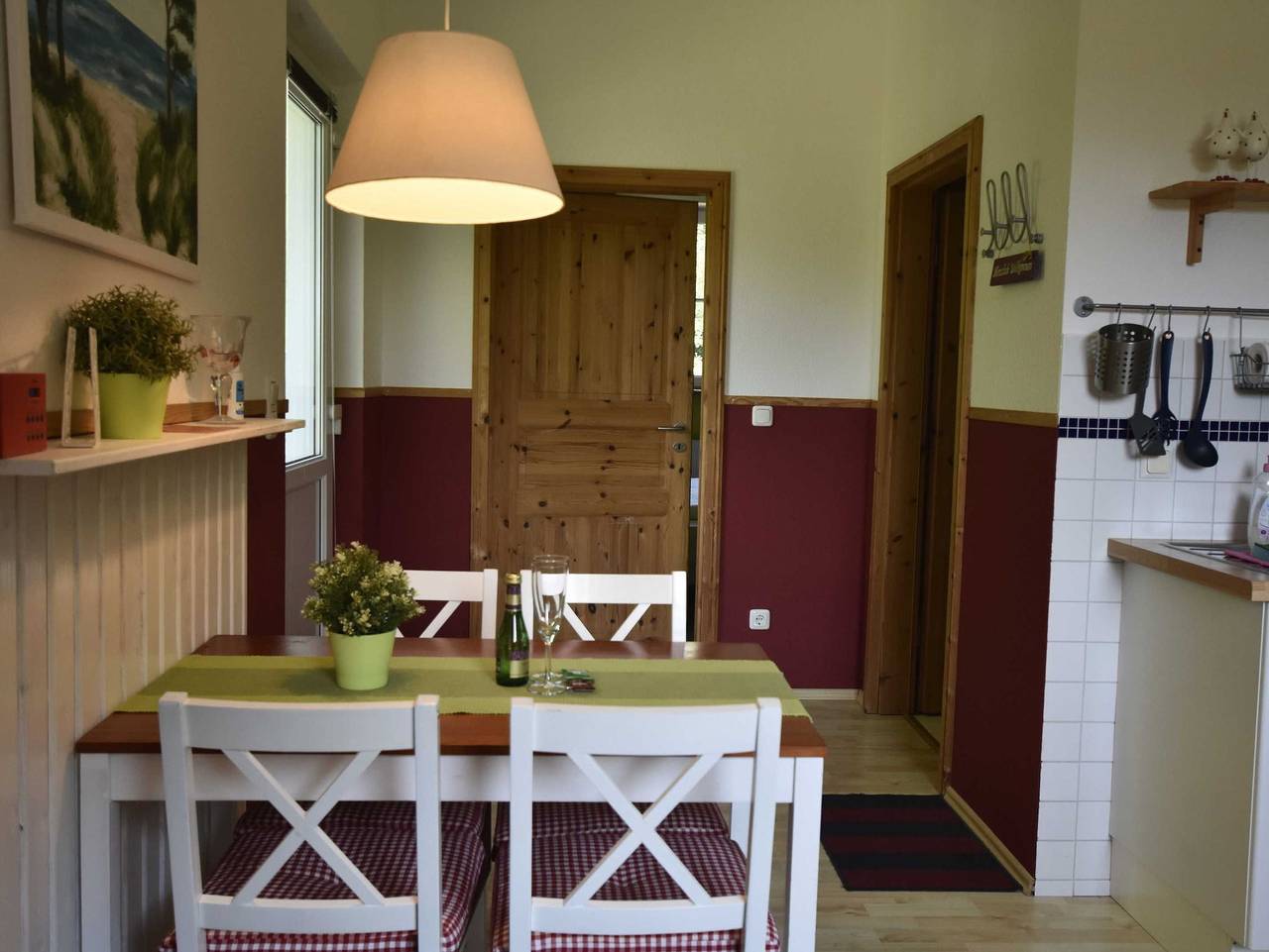 Ganze Ferienwohnung, Ferienwohnung Og im roten Haus am Ostsee Radweg Ovs 103 - 2-Raum-Ferienwohnung (2 Pers.) im Og in Blowatz, Neuburg