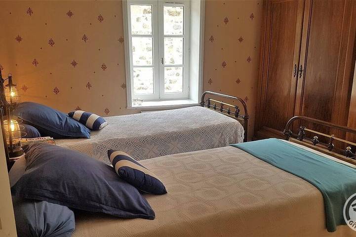 Location de vacances pour 4 personnes, avec jardin, animaux acceptés à Poule-les-Écharmeaux - 3