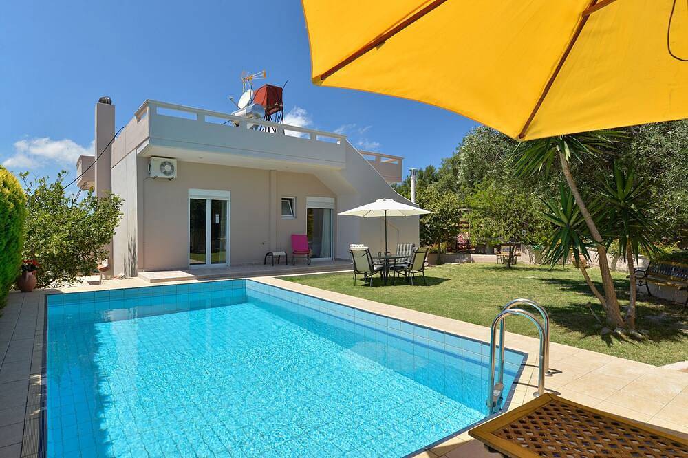 Eine 4-Schlafzimmer-Villa mit privatem Pool, 4 km vom Strand entfernt in Chania und Umgebung