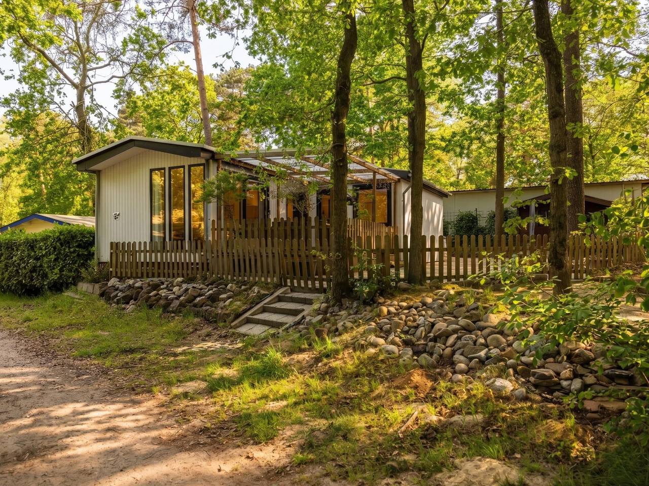 Prachtig chalet op camping met buitenzwembad in Regio Zwolle