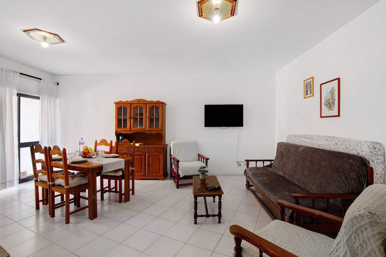 Ganze Wohnung, Ferienwohnung 'Seaside Sanctuary - Praia Da Rocha' mit Gemeinschaftspool und Klimaanlage in Praia da Rocha, Portimão