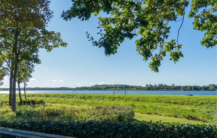 Ferienhaus für 4 Personen, mit Terrasse und Garten in Lauwersmeer