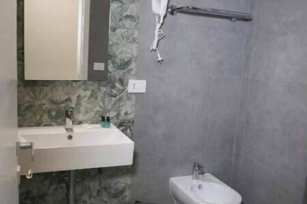 Entire apartment, Farina Rooms & Apartments - Hospitality with a View and Comfort in the City in San Nicola La Strada, Caserta Province