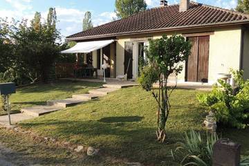 Gîte pour 5 personnes, avec terrasse et jardin, animaux acceptés à Blis-et-Born
