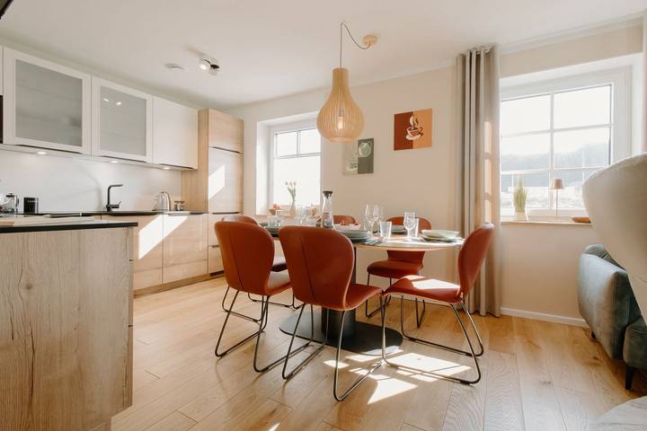 Ferienhaus für 6 Personen, mit Whirlpool und Terrasse sowie Garten und Sauna in Lohme - 4
