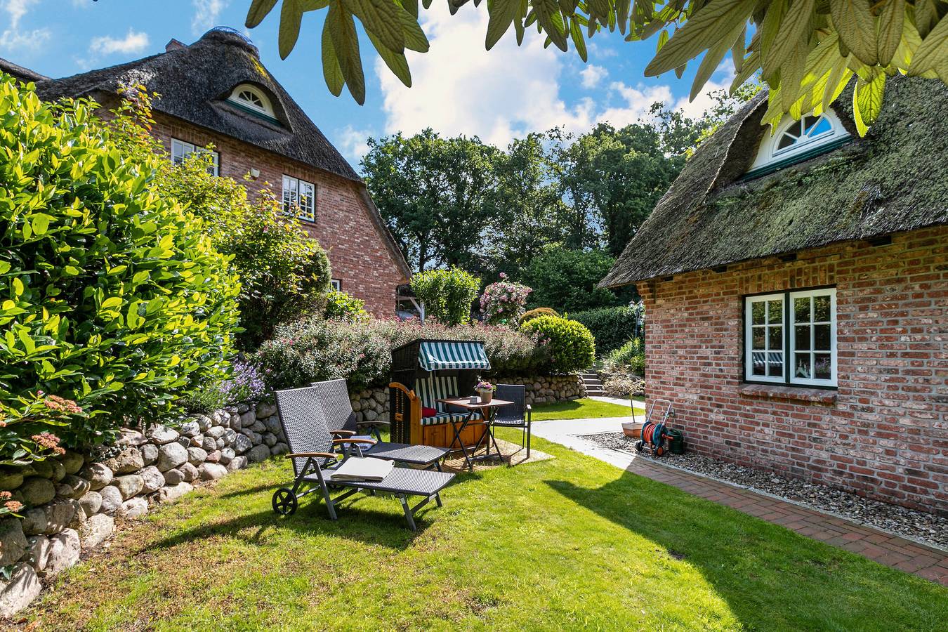 Ganzes Studio, Ferienwohnung 'My Little Rose Cottage' mit privater Terrasse, Garten und Wi-Fi in Dörpling, Eider-Treene-Sorge
