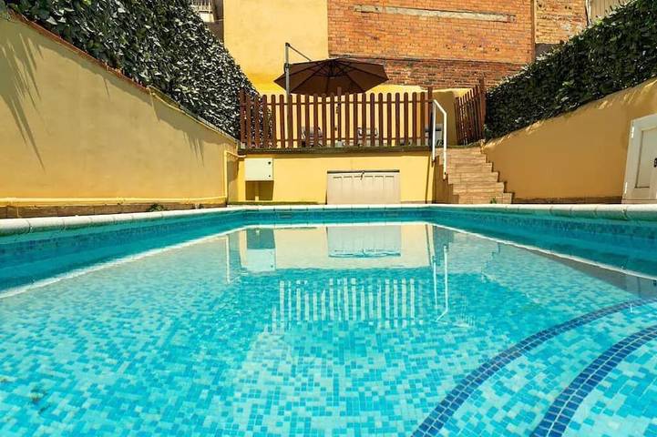 Ferienhaus für 12 Personen, mit Balkon und Whirlpool in Calella