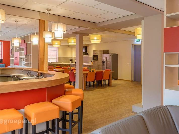 Ferienhaus für 57 Personen, mit Terrasse und Seeblick sowie Balkon/Terrasse - 1