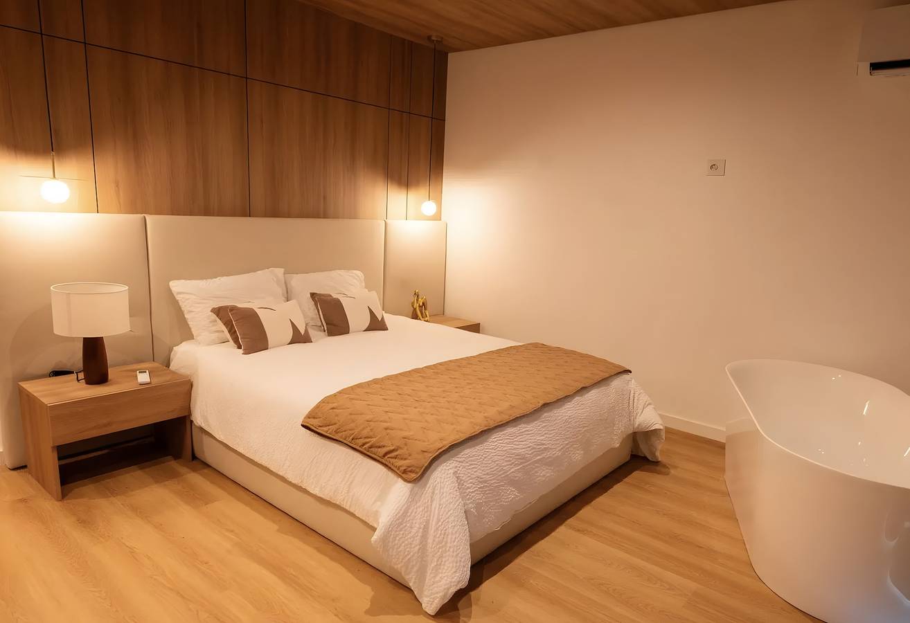 Country House 'Quinta dos Anjos - Guilhofrei' with Lake View, Wi-Fi and Air Conditioning in Guilhofrei, Dystrykt Braga