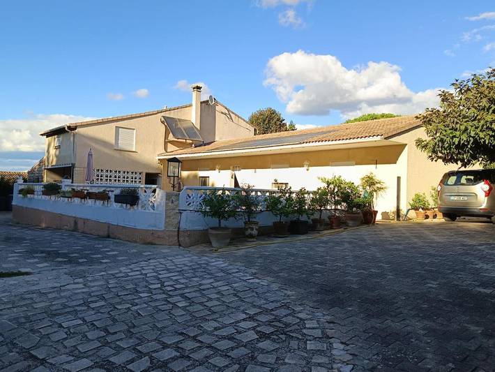Appartement de vacances pour 4 personnes, avec piscine ainsi que vue et terrasse, animaux acceptés