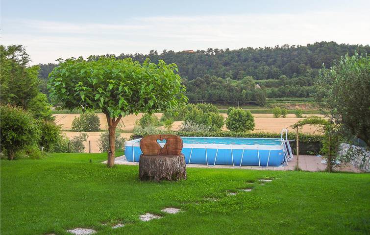 Ganze Ferienwohnung, Rückzugsort am Pool mit Terrasse und Parkplatz in Cavriana, Mantua Provinz