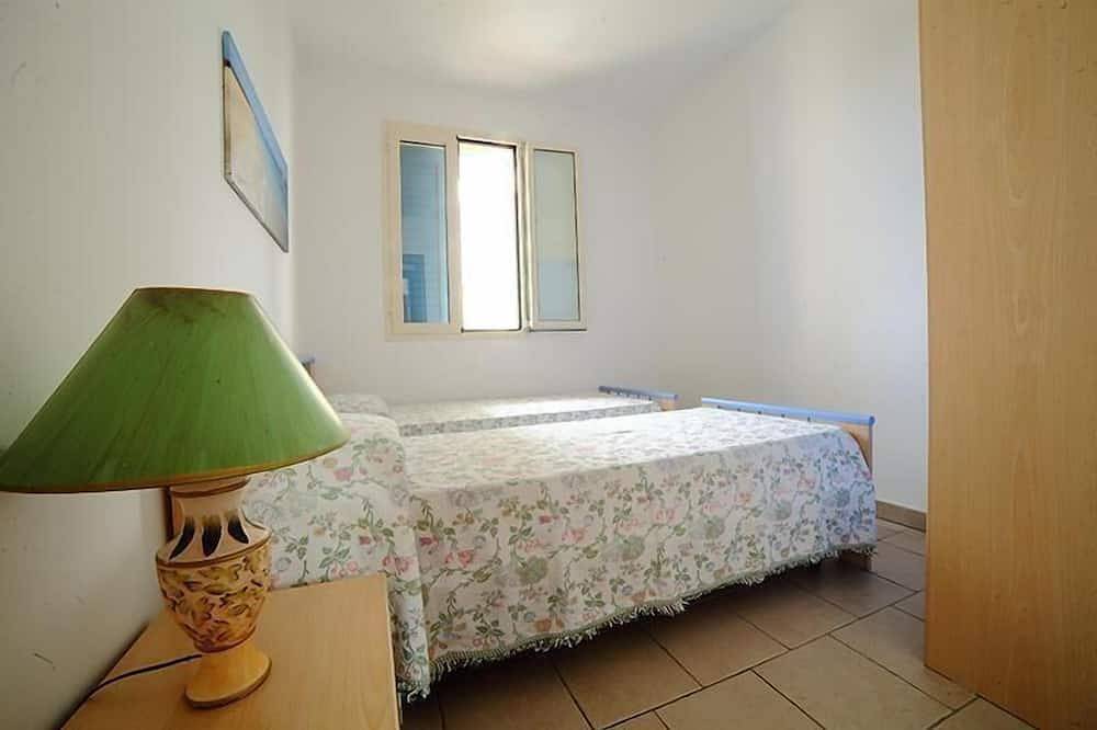 Entire apartment, Holiday apartment Ugento for 1 - 4 persons with 2 bedrooms - Holiday apartment in one or multi-famil in Torre Mozza (Salento), Gulf of Taranto