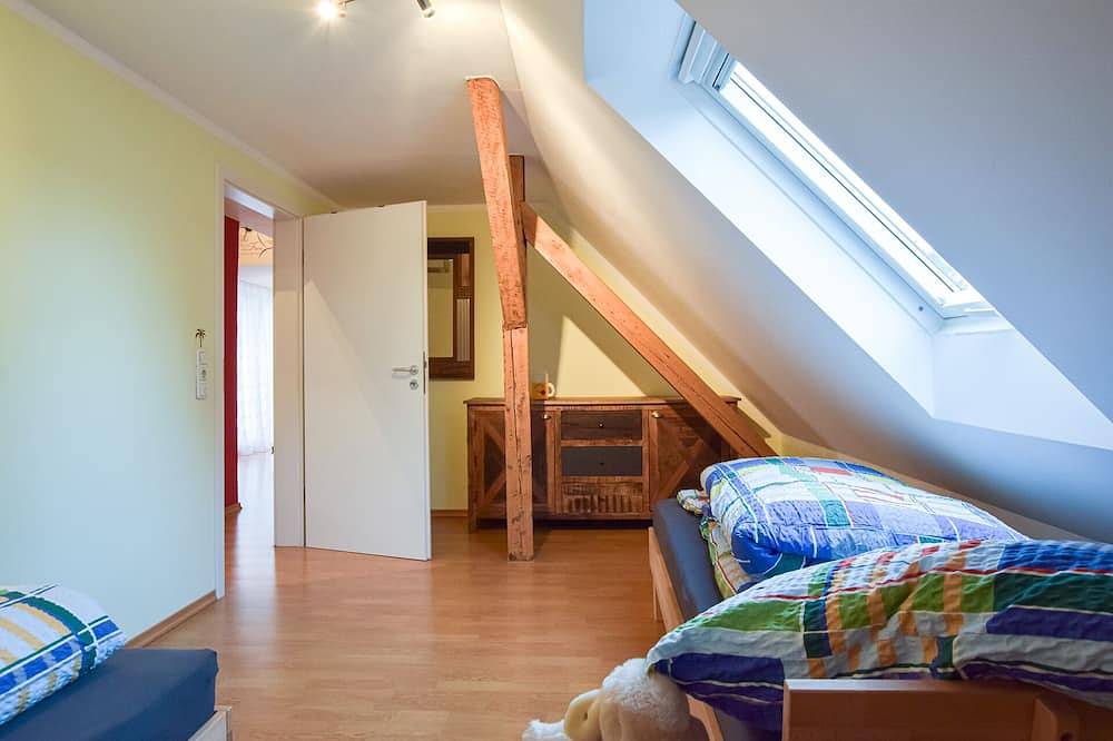 Ganze Wohnung, Premium Style - Lichtdurchflutete Ferienwohnung mitten in Günzburg in Legoland Deutschland, Günzburg