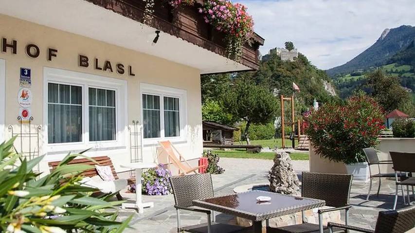 Ferienwohnung für 2 Personen, mit Pool und Garten sowie Sauna