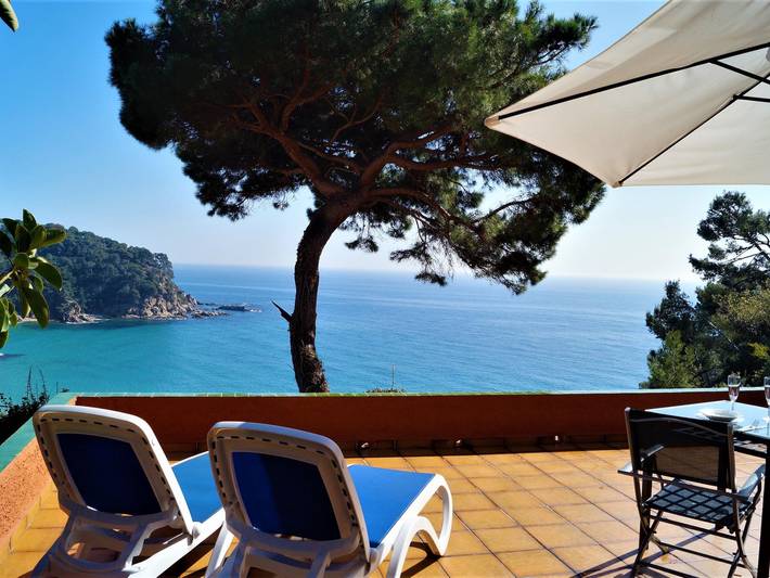 Location de vacances pour 2 personnes, avec balcon/terrasse ainsi que piscine et vue sur l’océan, animaux acceptés à Canyelles - 2